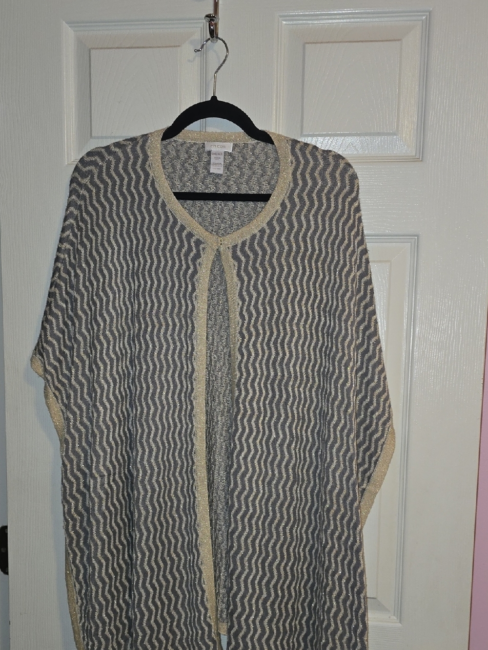 Chico's Gray‎ and Cream Wave Knit Poncho Cardigan